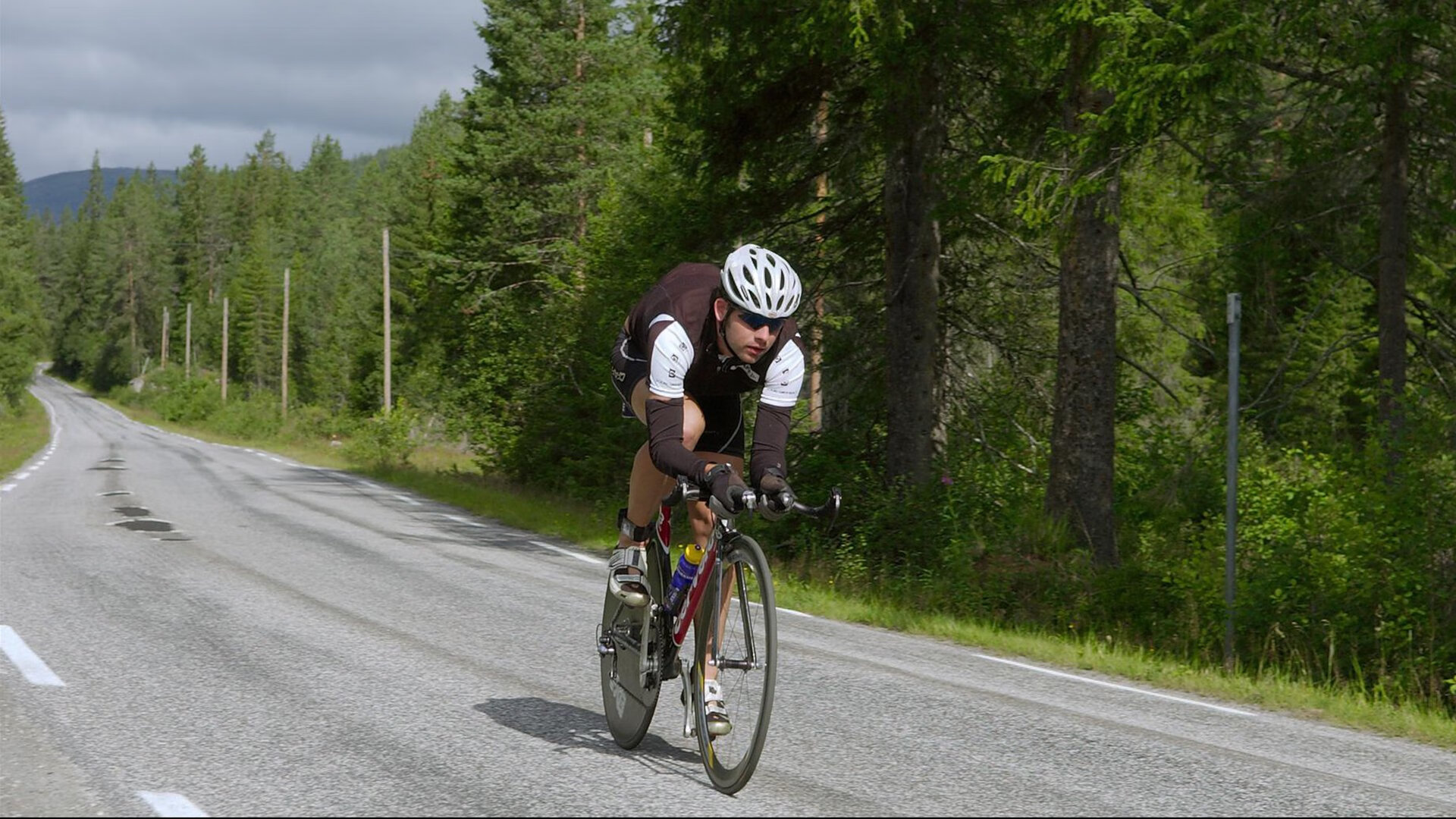 比达尔加盟毕尔巴鄂竞技,引发热议,比达尔简介